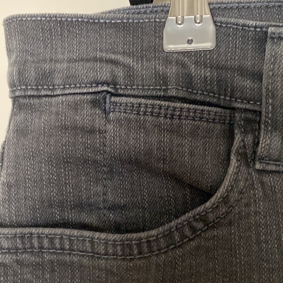 NYDJ GREY JEANS SIZE 10 . - Picture 8 of 15